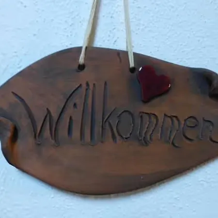 Ferienwohnung Kroeninger 加爾米施-帕滕基興